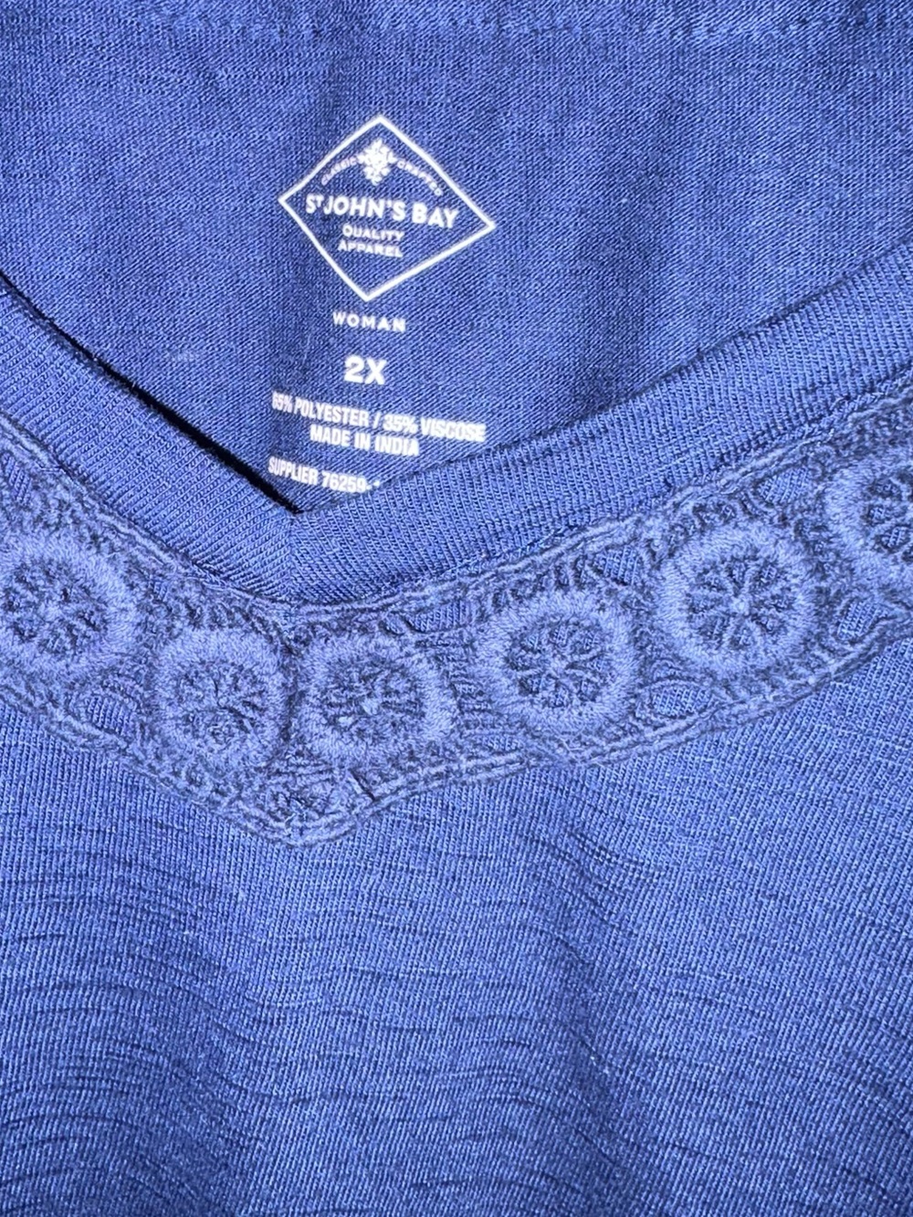 Top size 2X - Picture 2 of 5